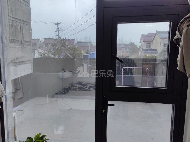 西岑村15631396卧室窗户图9