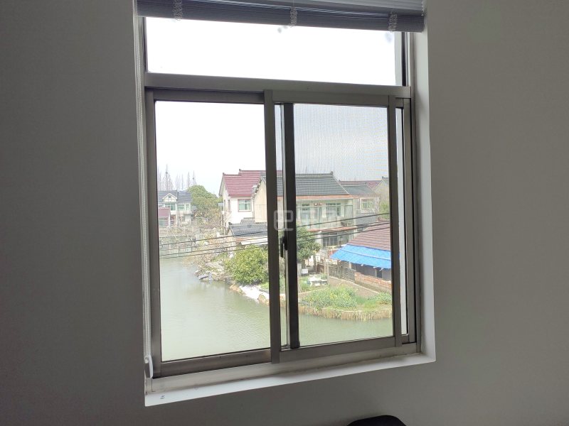西岑村15631401卧室窗户图8