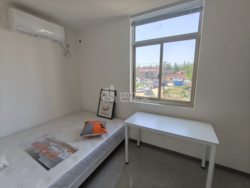 西岑村15631419卧室图2