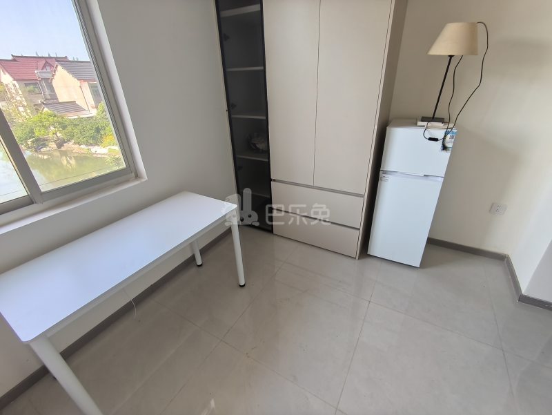 西岑村15631419卧室图3