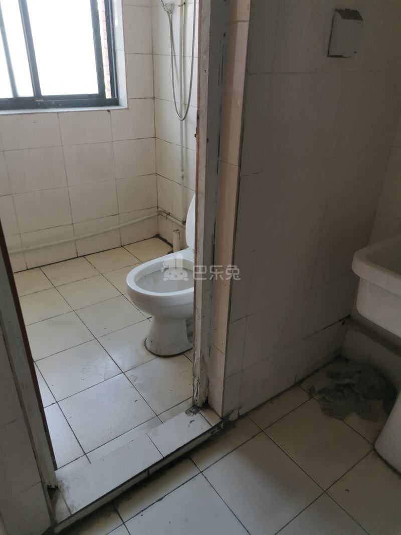 绿地春申花园13296444卫生间图9