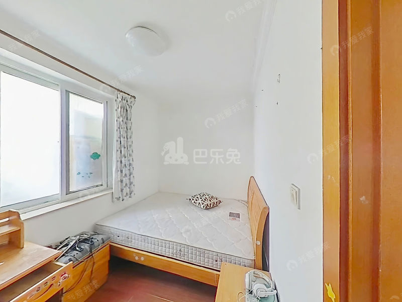 上中路100弄小区15640254卧室图1