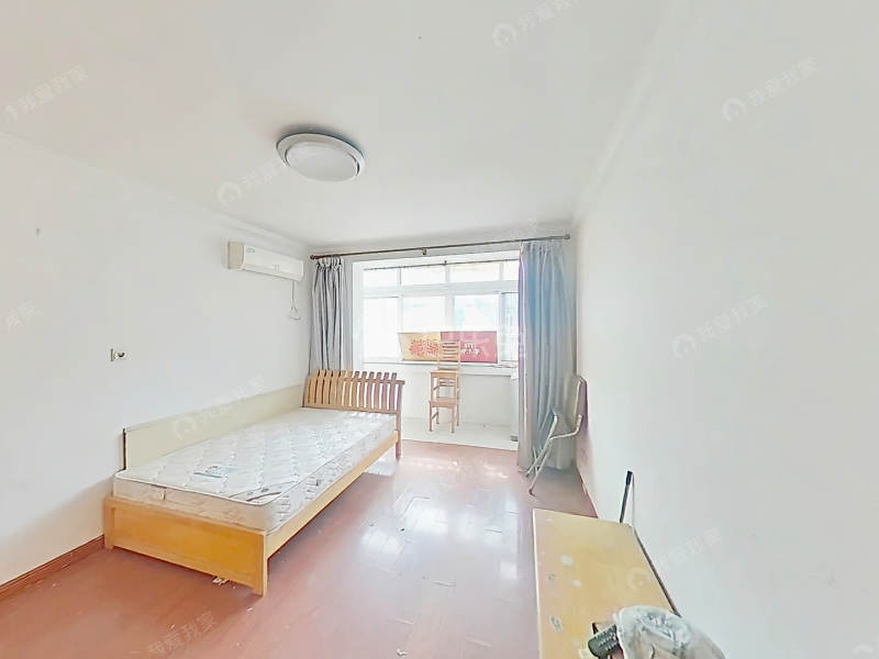 上中路100弄小区15640254卧室图3