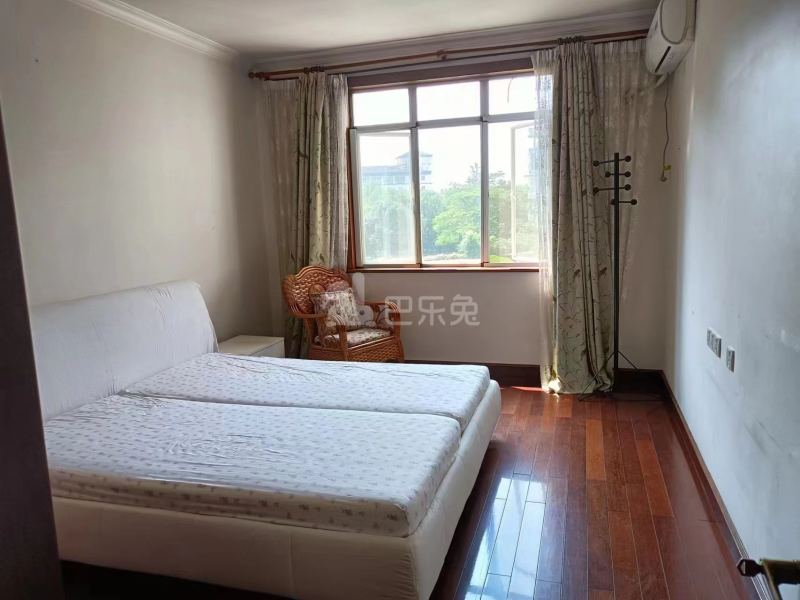 西湖花园南苑15658017卧室图4