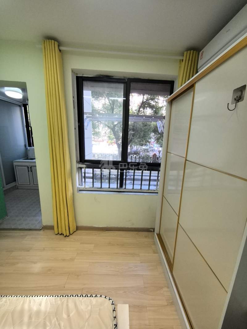 新凯城兰馨苑1565052卧室窗户图7