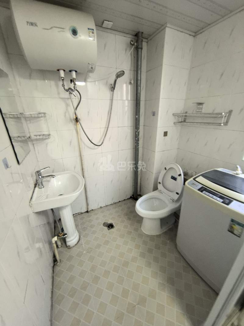 新凯城兰馨苑1565052卫生间图5