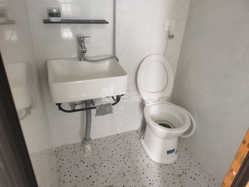 金海华城永华苑15699071卫生间图4