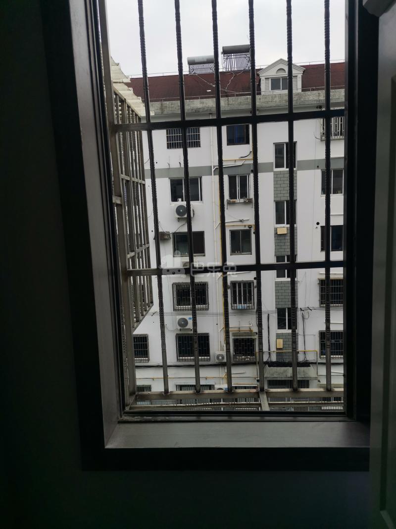 育秀四区15706063卧室窗户图7