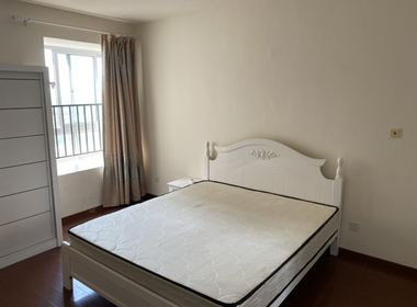 金沙湾绿地和苑二期 4室1厅2卫