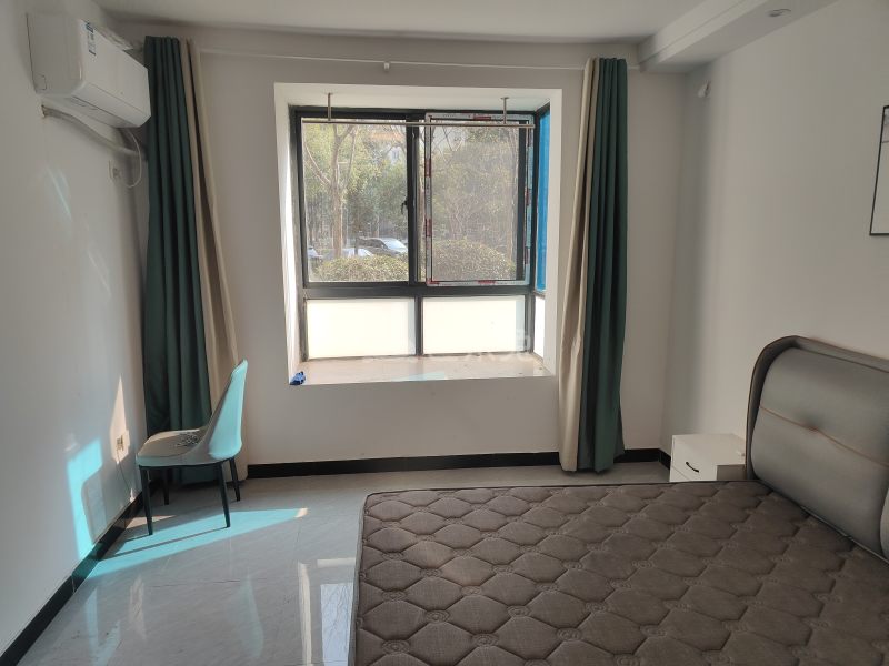 东源名都西区15885379卧室窗户图12