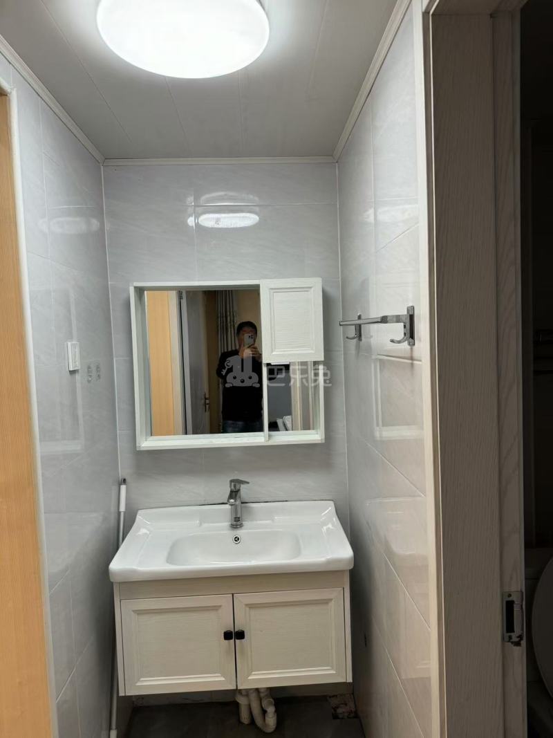 魔方公寓上海闸北公园店15885527卧室图4