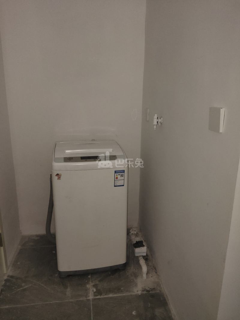 新苗村薄家宅（民房）15895932客厅图1