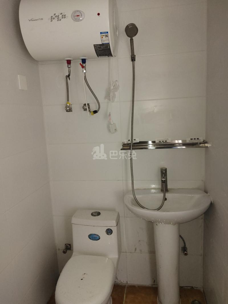 新苗村薄家宅（民房）15895944卫生间图3