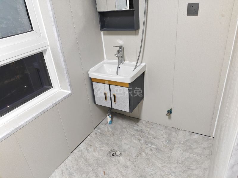 嘉荷雅庭15926009卫生间图5