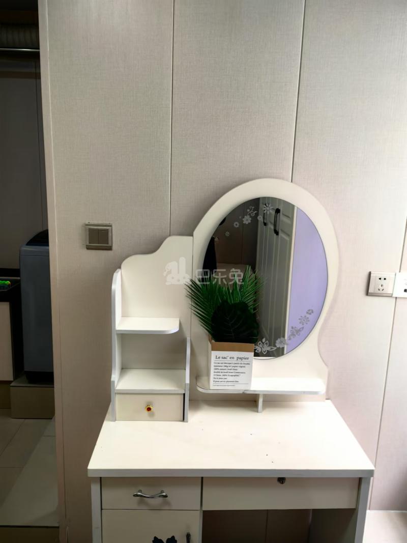 绿都世贸广场15932452客厅图1