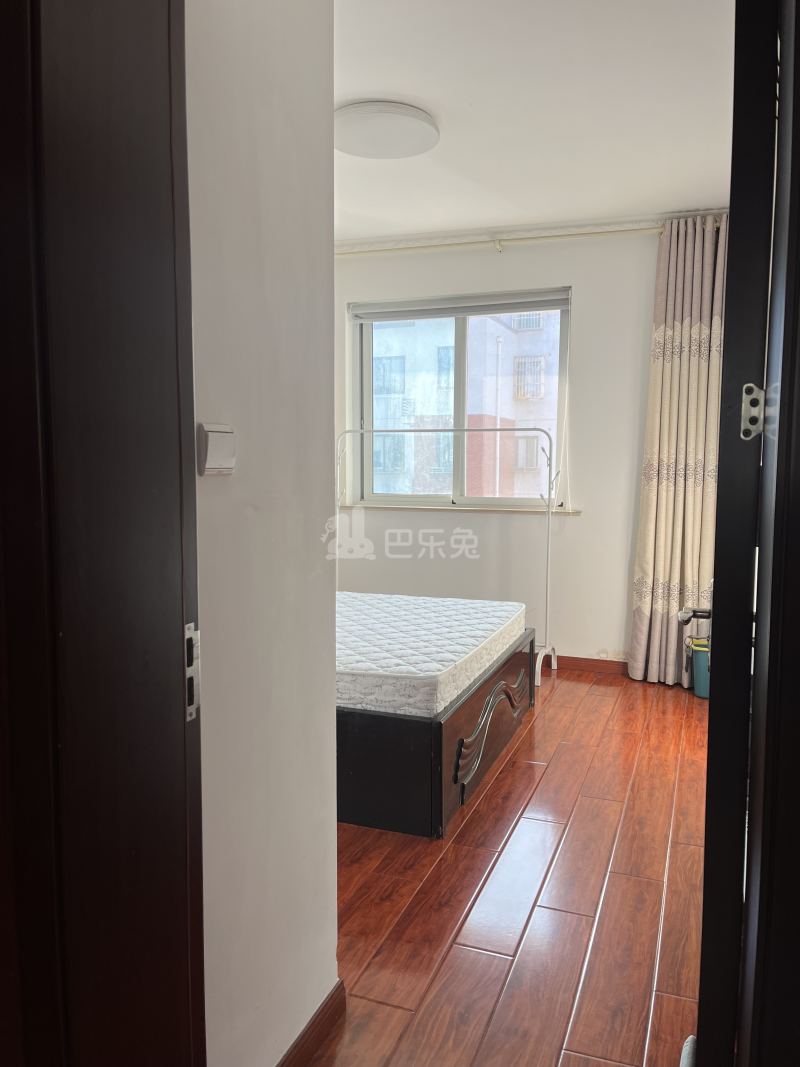 桐仁花园15951546卧室图2