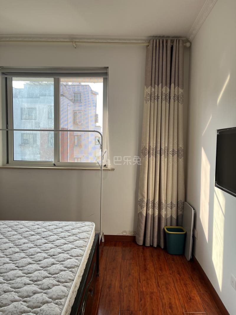 桐仁花园15951546卧室图3