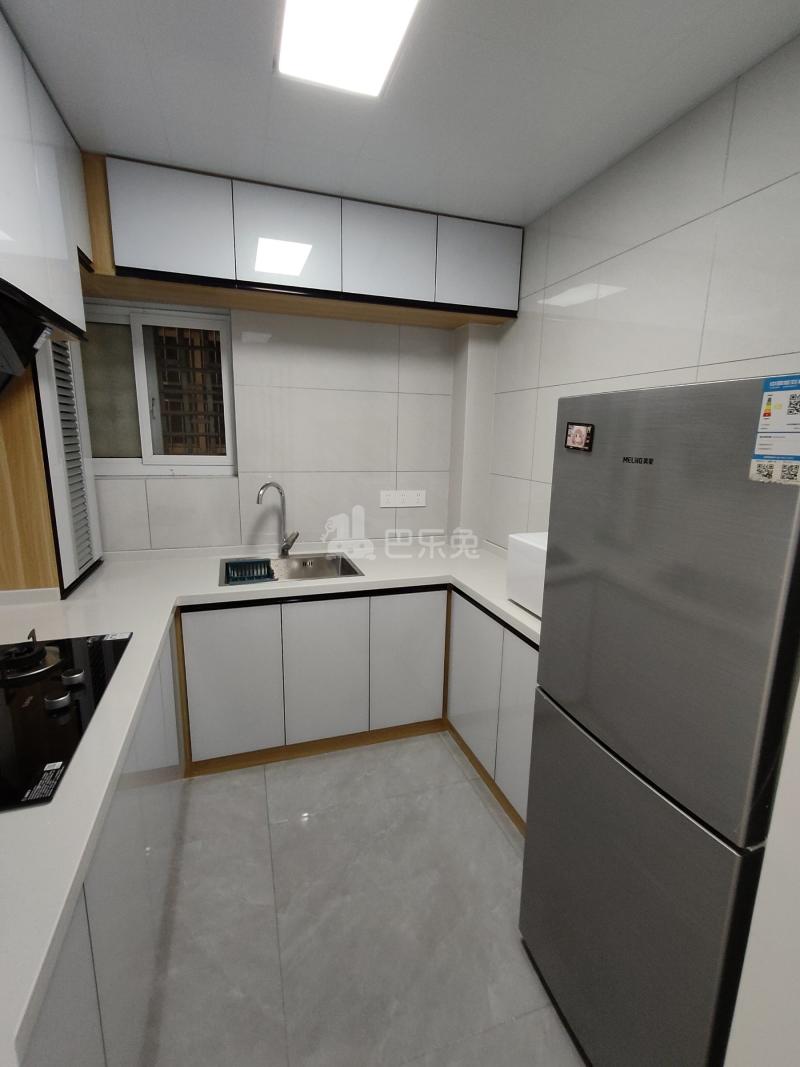 万峰小区一期16006523卧室图6