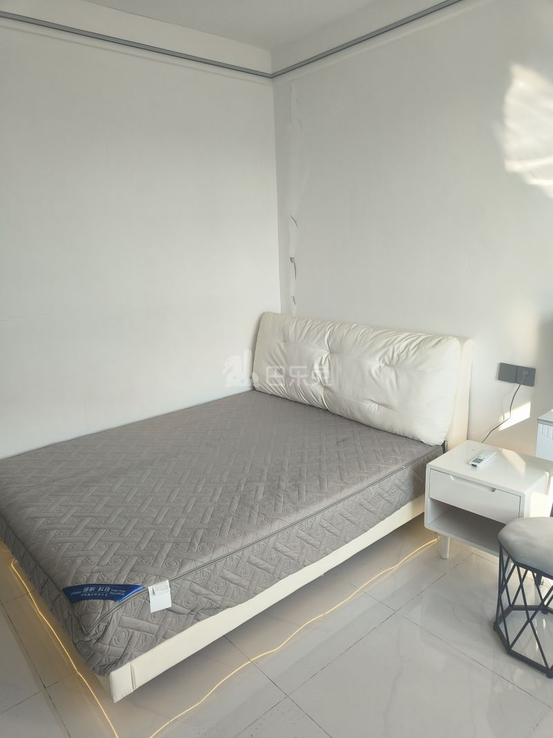 高潮新苑16043601卧室图2