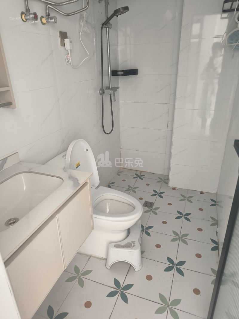 高潮新苑16043601卫生间图9