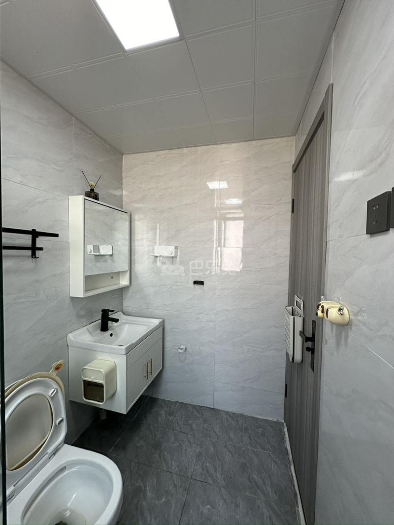 恒泰家园16047039卫生间图8