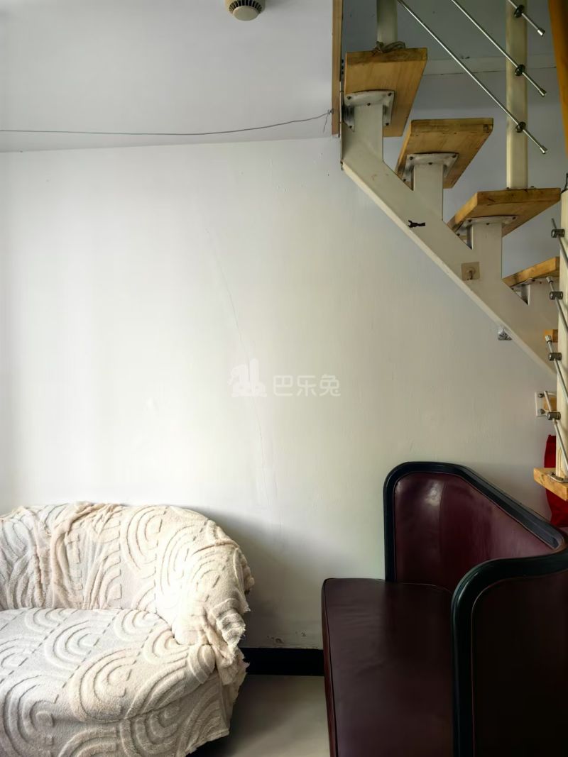 绿都世贸广场16110431客厅图2