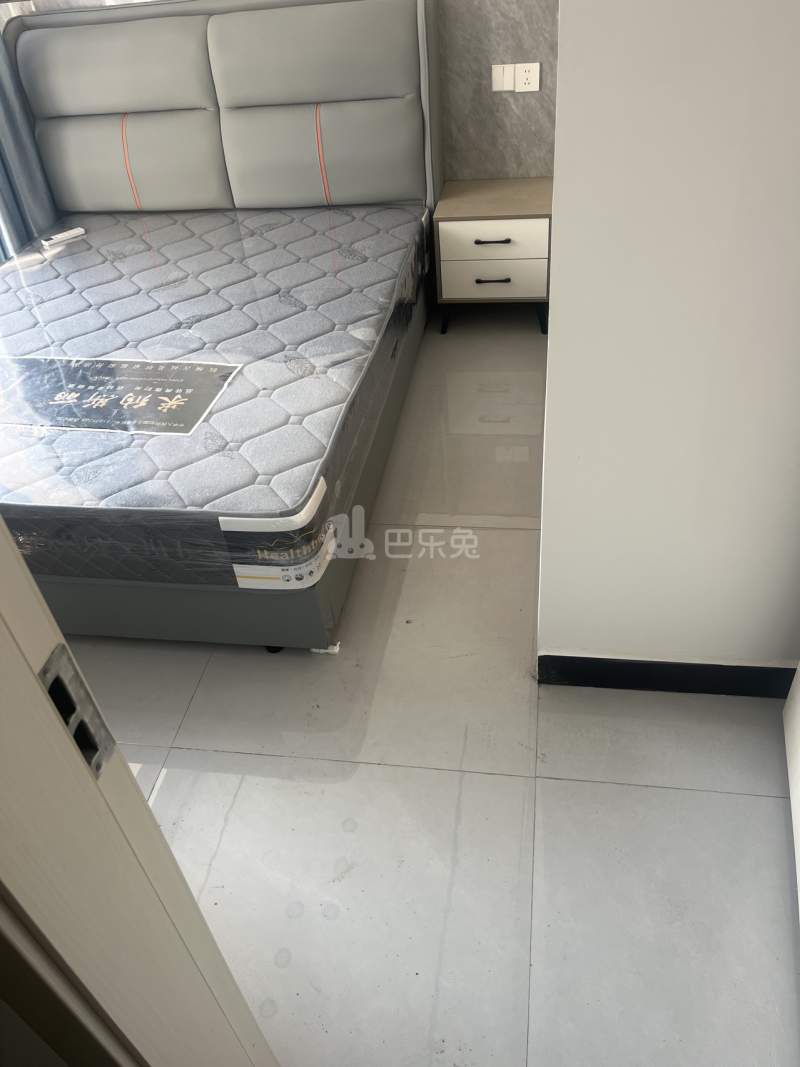 红联九漾华庭东区16116409卧室图3