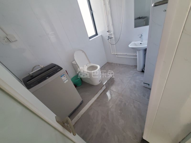 绿地国际家园C区16168729卫生间图5