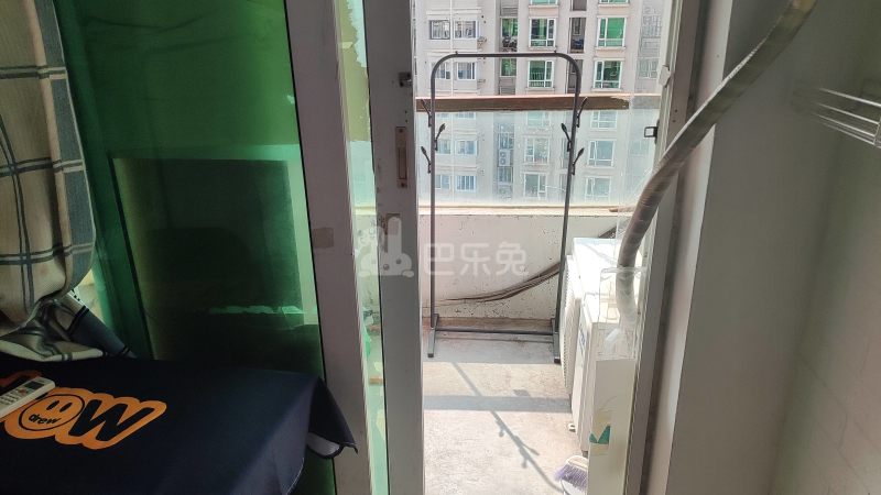 新梅共和城1618651卧室窗户图14