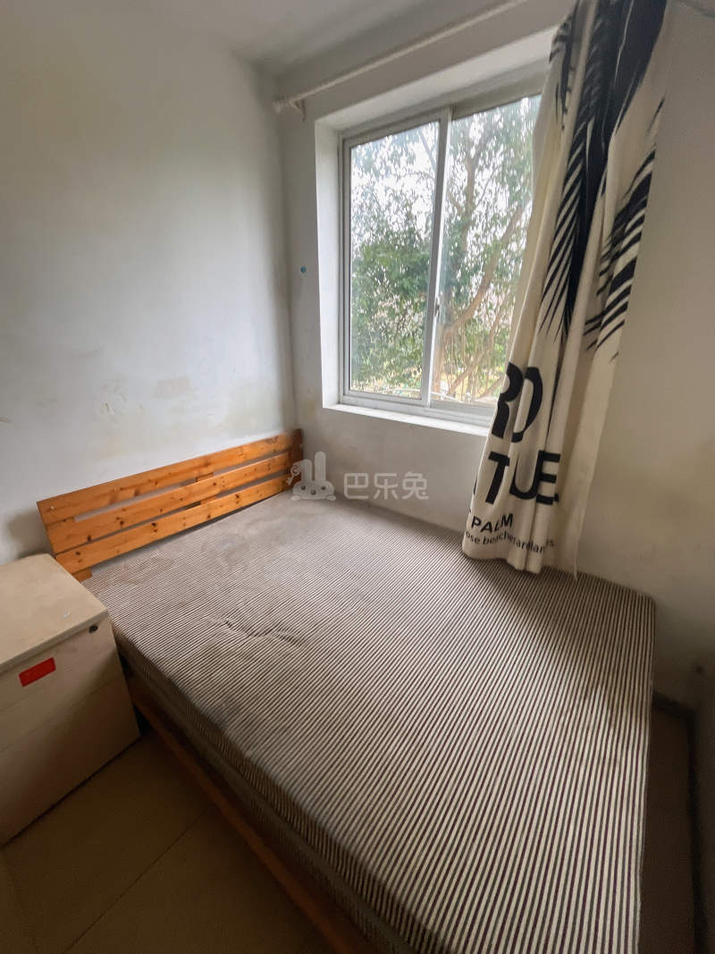 杨新路80弄小区16291136卧室图1