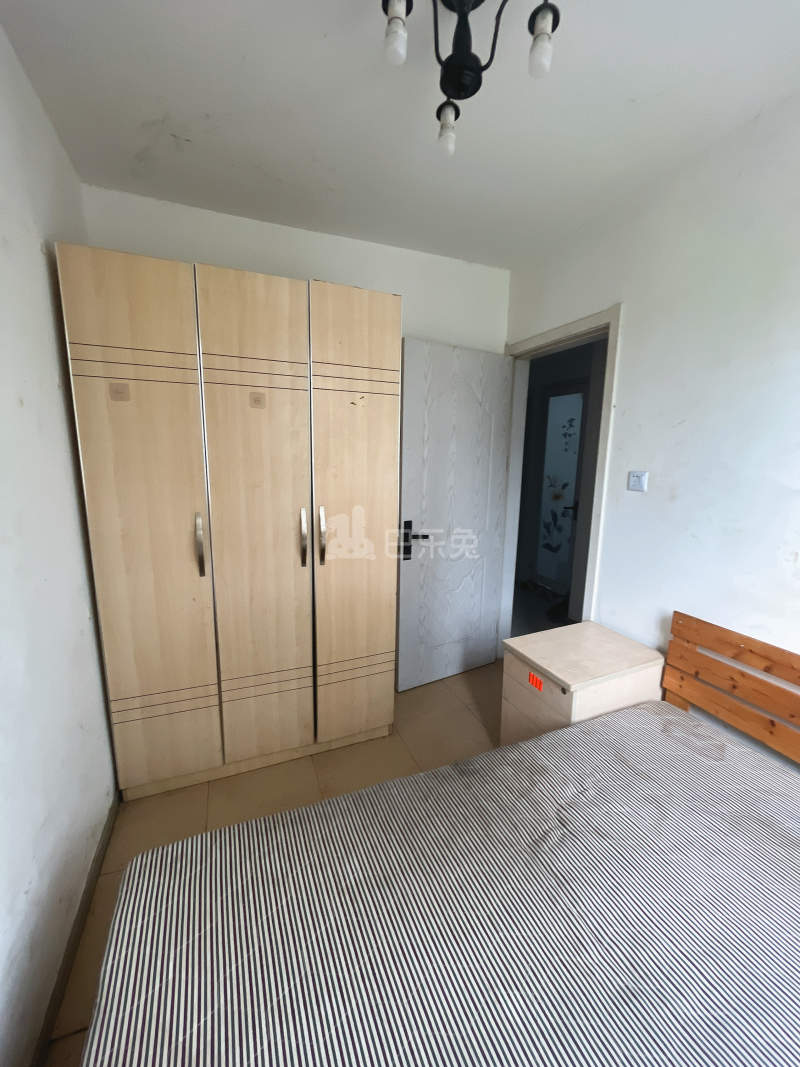 杨新路80弄小区16291136卧室图2