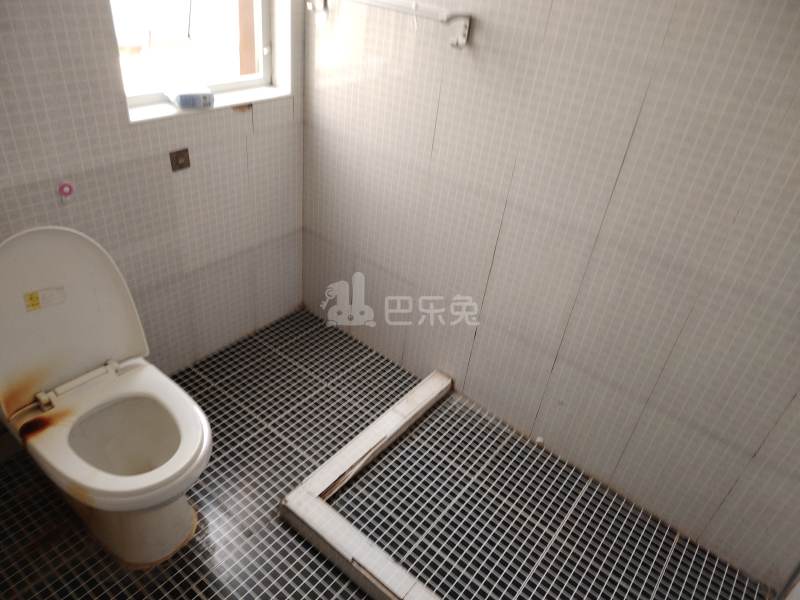 金海华城永华苑1645321卫生间图4