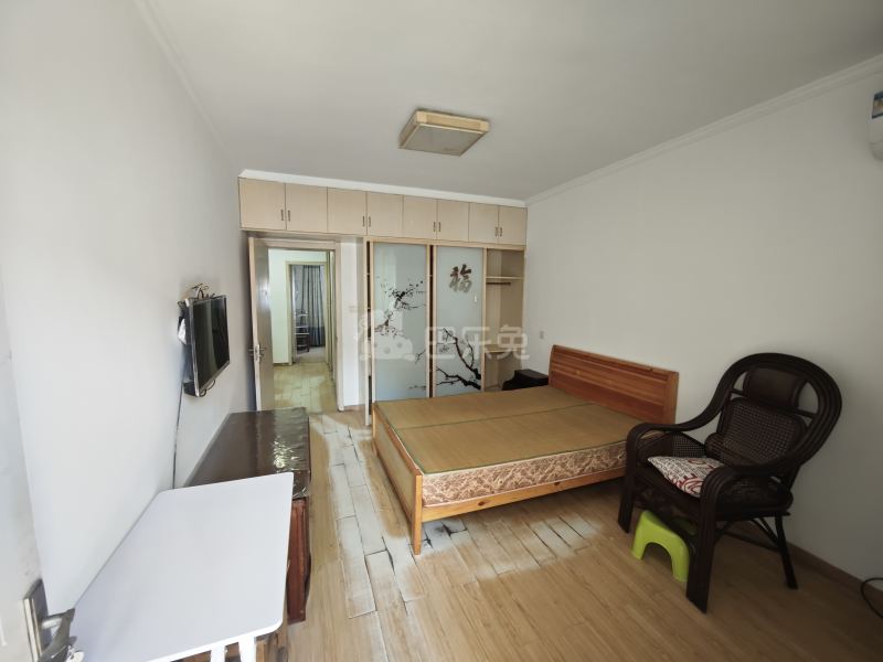 南门二村16605638卧室图1