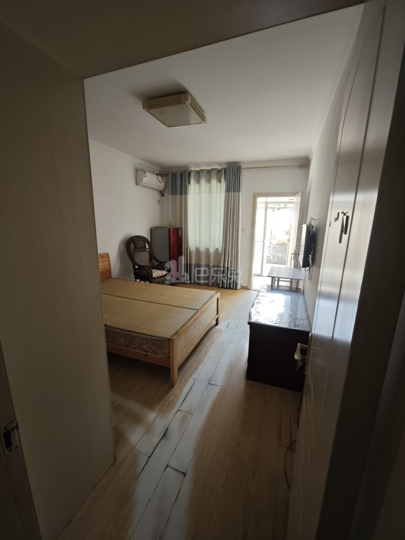 南门二村16605638卧室图2