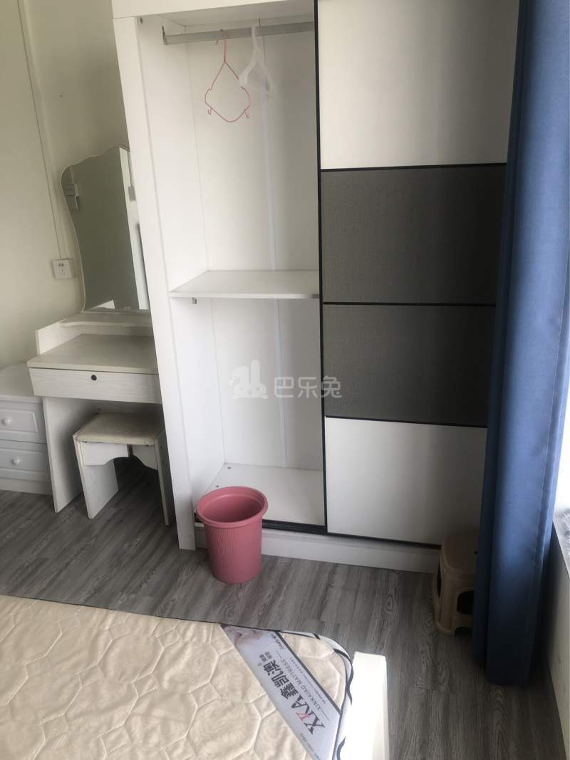 东海水景城领翔阁16675686卧室图2