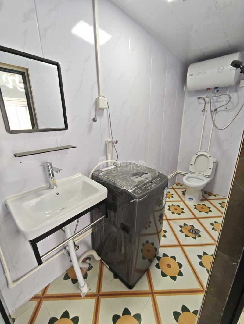 黄城花园东区16784075卫生间图5