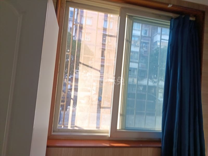 宝启花园16850129卧室窗户图6