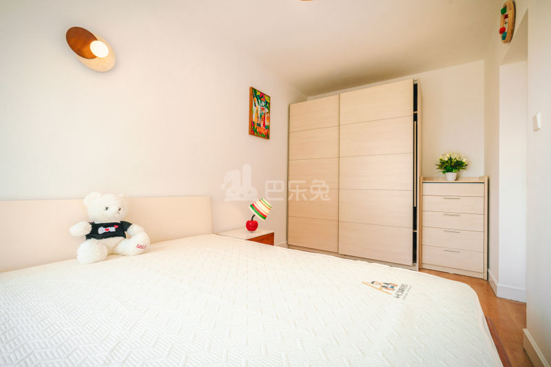 瑞虹新城一期17012322卧室图1