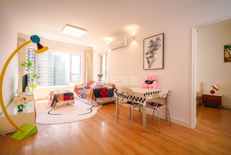 瑞虹新城一期17012322客厅图4