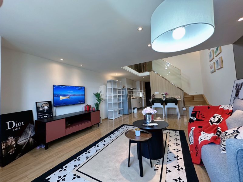 龙湖郦城公馆17080617客厅图6