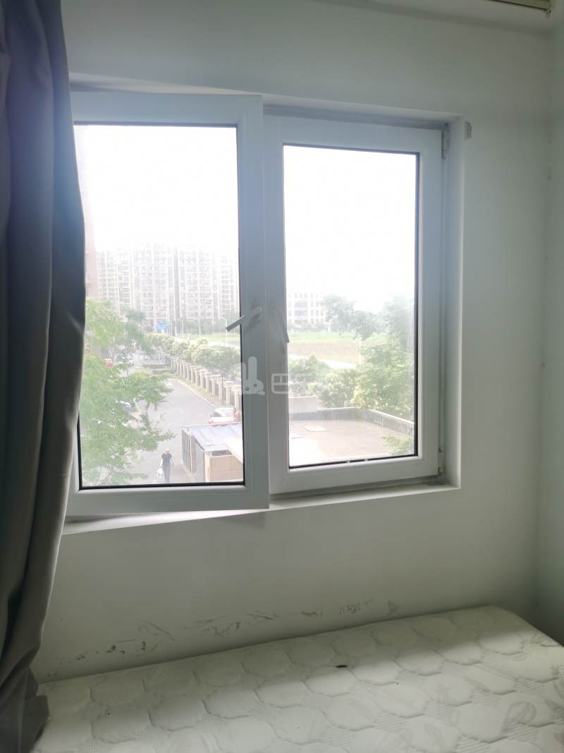 匡巷二村17094770卧室窗户图22