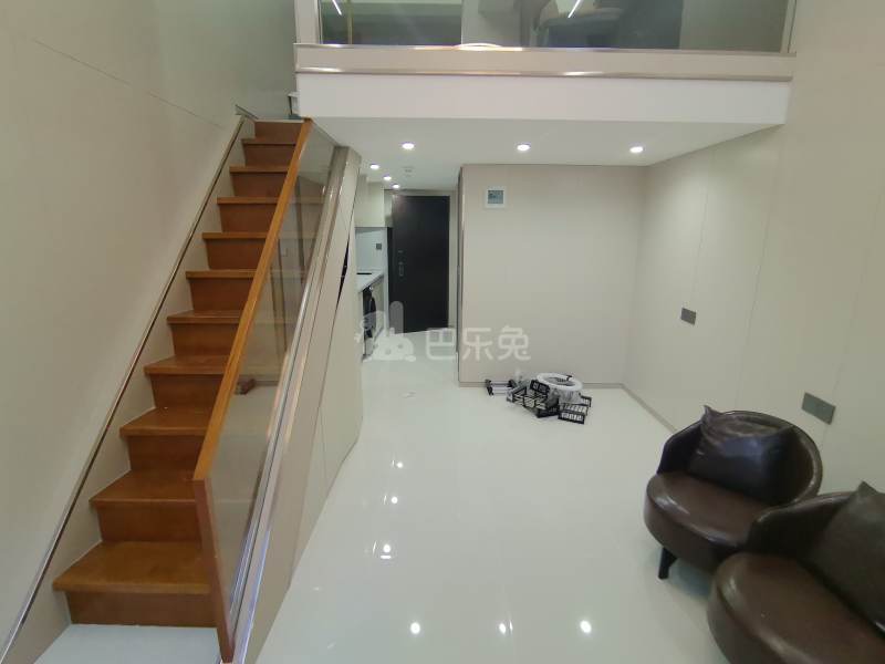 繁锦路920弄10号17127680客厅图6