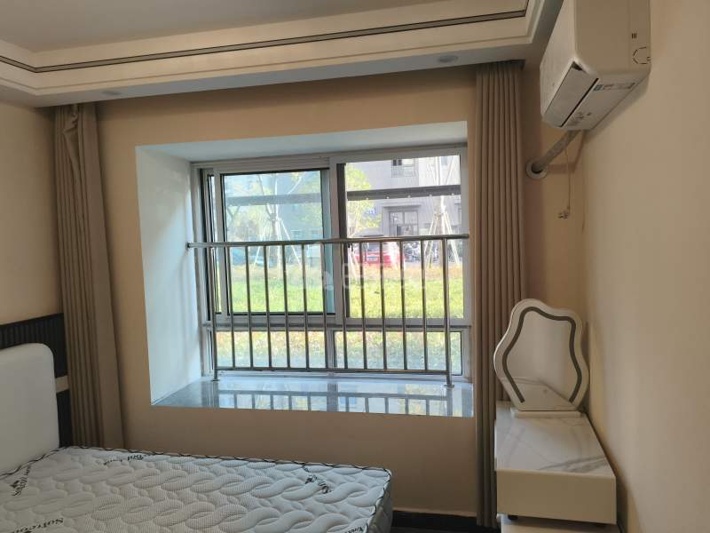 九亭家园文亭苑17303048卧室窗户图8