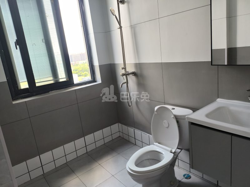 虹桥公馆17361976卫生间图11