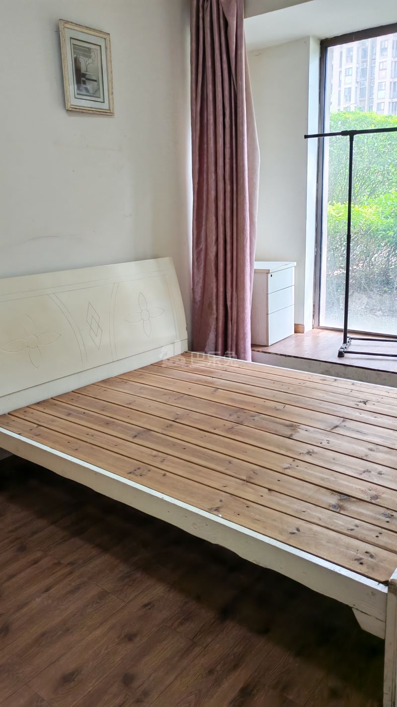 保亿风景晨园17413364卧室图1