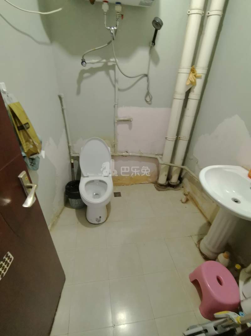 鑫苑国际城市花园17434208卫生间图5