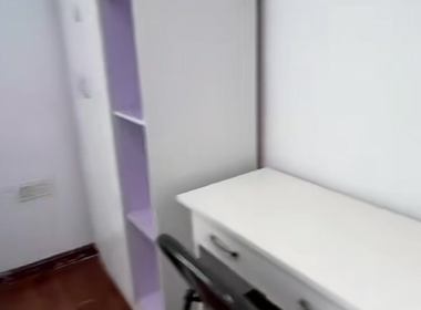 湖边公寓 