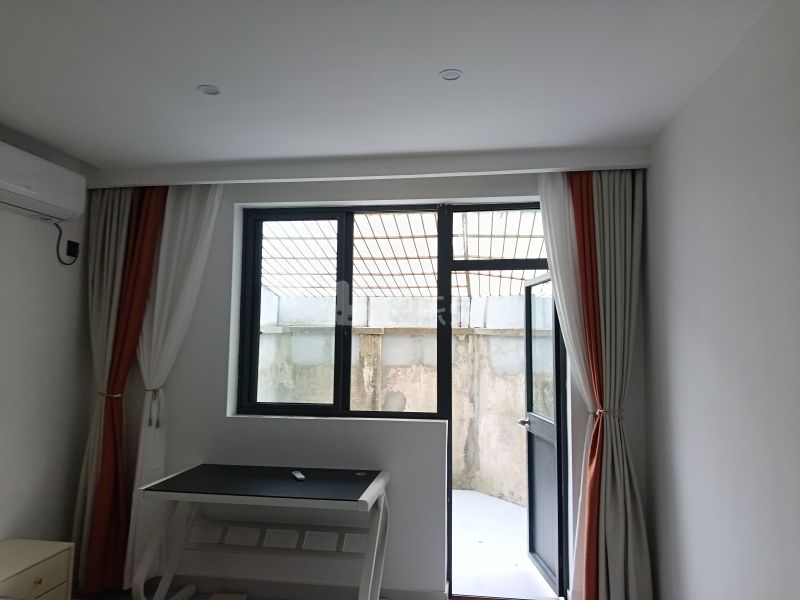 淞南八村17688811卧室窗户图8