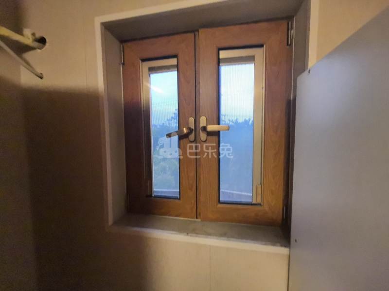 东海别墅17720402卧室窗户图6