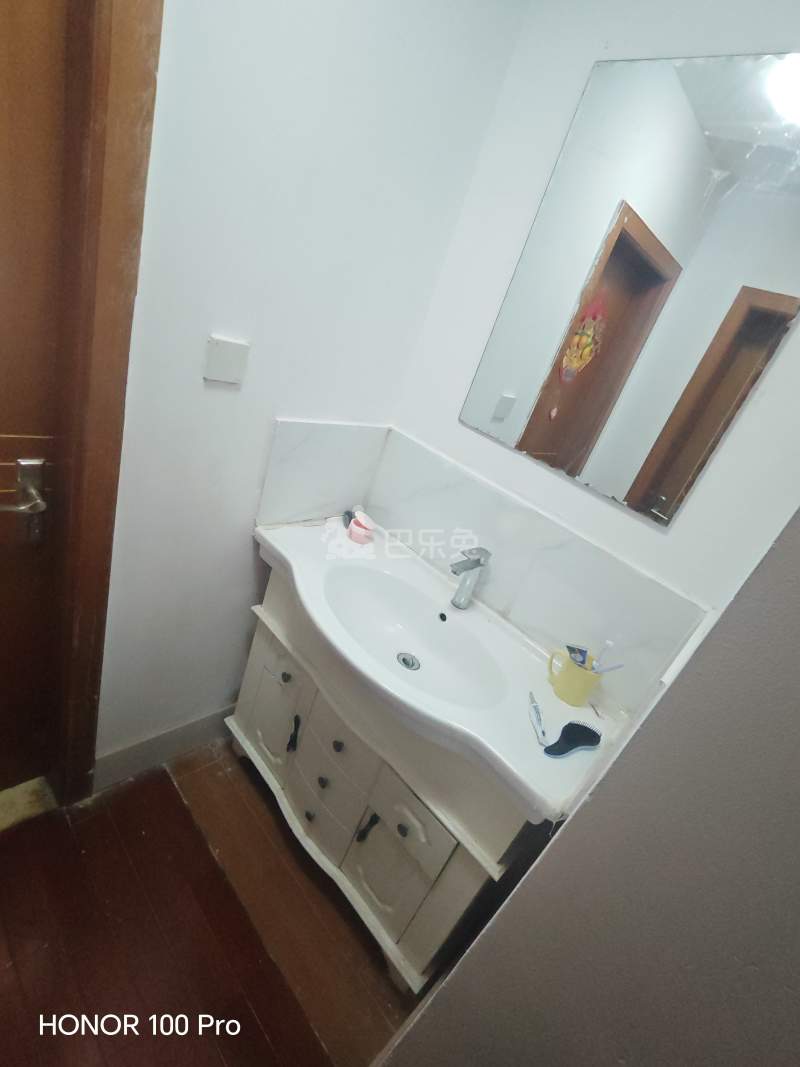 前三营房17866872卫生间图1